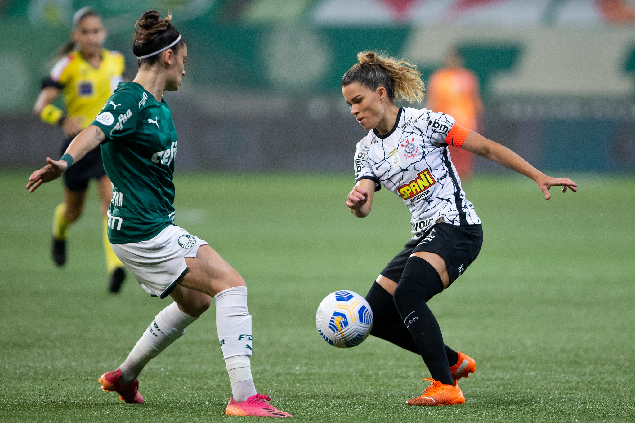 Corinthians x Inter: Futebol feminino ganha holofotes em final