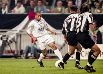 Roberto Carlos of Real Madrid during the Champions League match between Juventus Turin and Real Madrid on May 20, 1998 in Amsterdam, Netherlands. (photo by Eric Renard / Onze / Icon Sport)   - Photo by Icon Sport