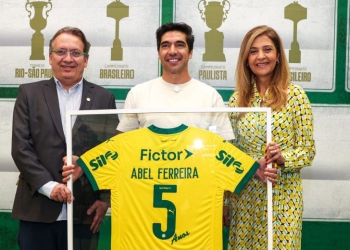 Homenagem a Abel Ferreira pelos 5 anos como técnico da SE Palmeiras, com a presença da presidente Leila Pereira e do vice Paulo Buosi, na Academia de Futebol, em São Paulo-SP(Foto: Fabio Menotti/Palmeiras/by Canon).