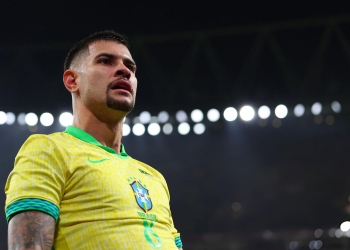 Bruno Guimarães é titular absoluto da Seleção Brasileira. Foto: Marc Atkins