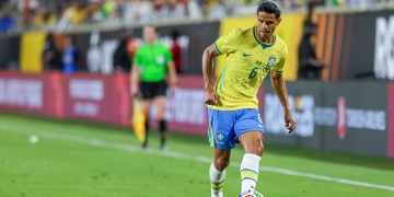 Douglas Santos em jogo contra a Croácia. Pode ser Lateral esquerdo titular na Copa do MUndo. Foto: Roger Wimmer