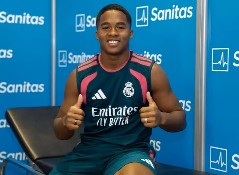 Endrick retorna ao Real Madrid e tem primeiro contato com José Mourinho