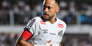 SP - SANTOS - 15/02/2026 - PAULISTA 2026, SANTOS X VELO CLUBE - Neymar Jr. jogador do Santos durante partida contra o Velo Clube no estadio Vila Belmiro pelo campeonato Paulista 2026.  Foto: Jota Erre/AGIF
